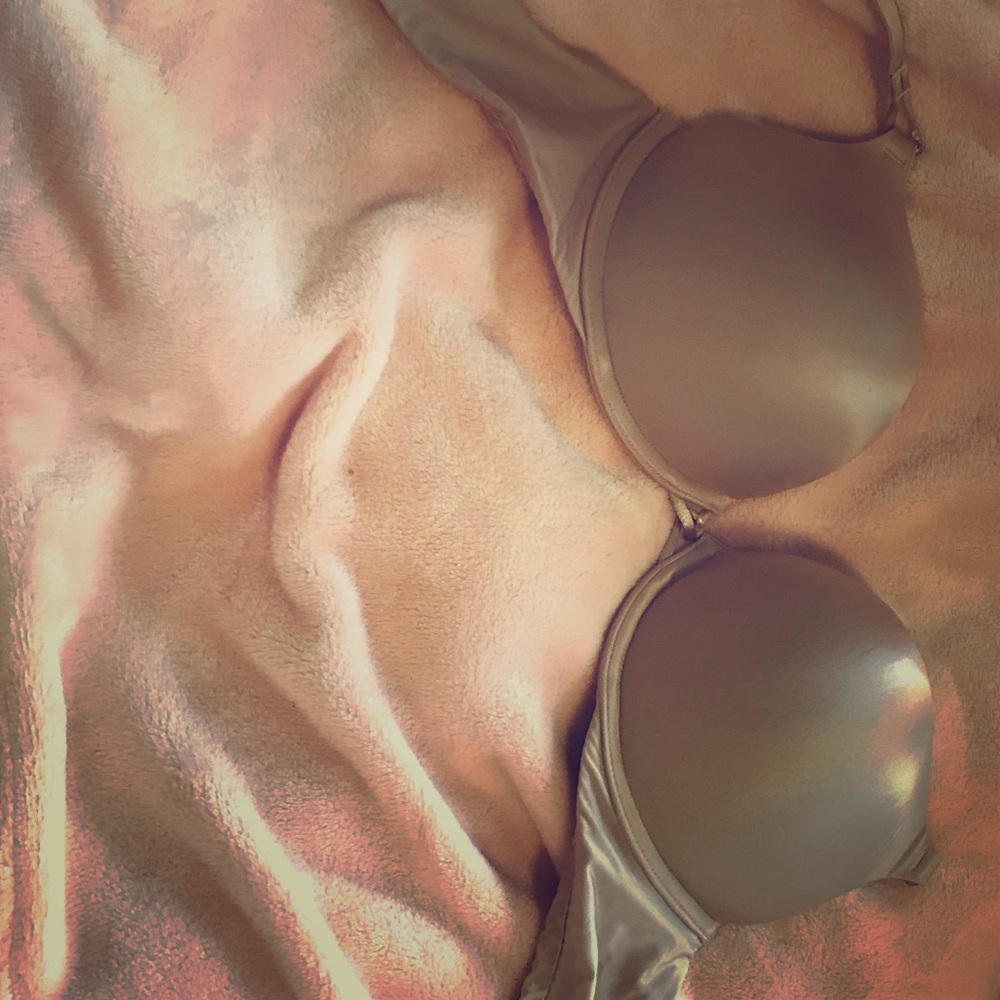 Bombshell plunge Victoria’s Secret bra like new